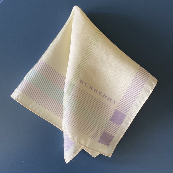 NWT - Burberry Vintage 100% Silk Square - Picture 2 of 9